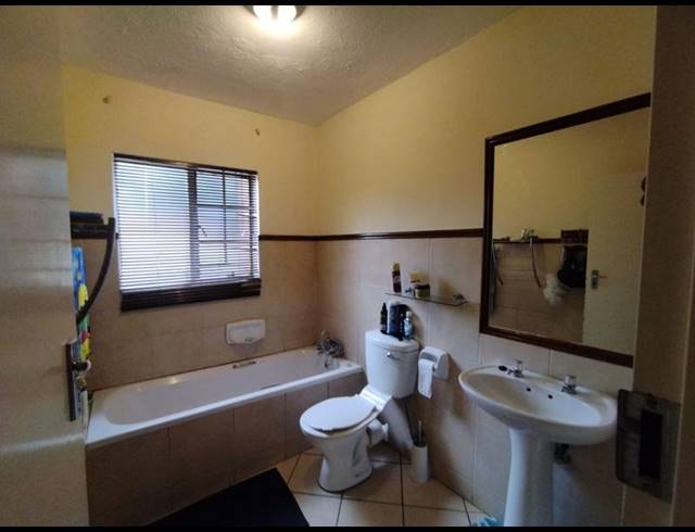 3 BEDROOM APARTMENT FOR SALE IN KARENPARK